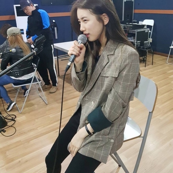 ENOR Waist Line Control Over Jacket - Picture 3 of 9